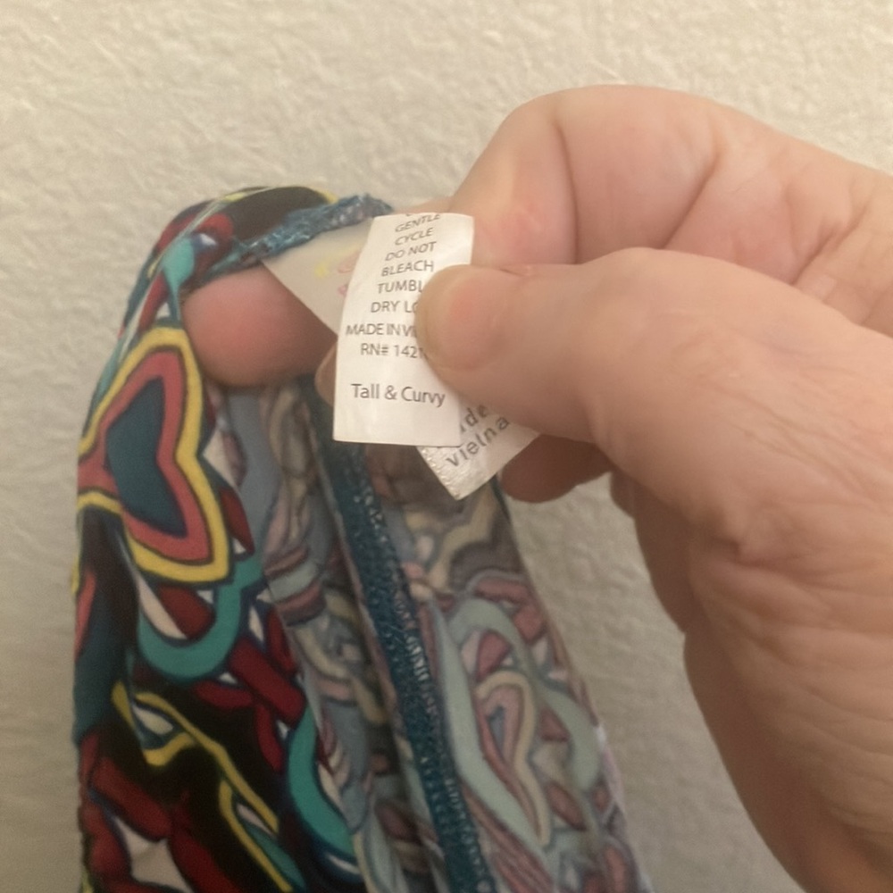 FINAL MARKDOWN Lularoe leggings tall and curvy - Picture 4 of 4